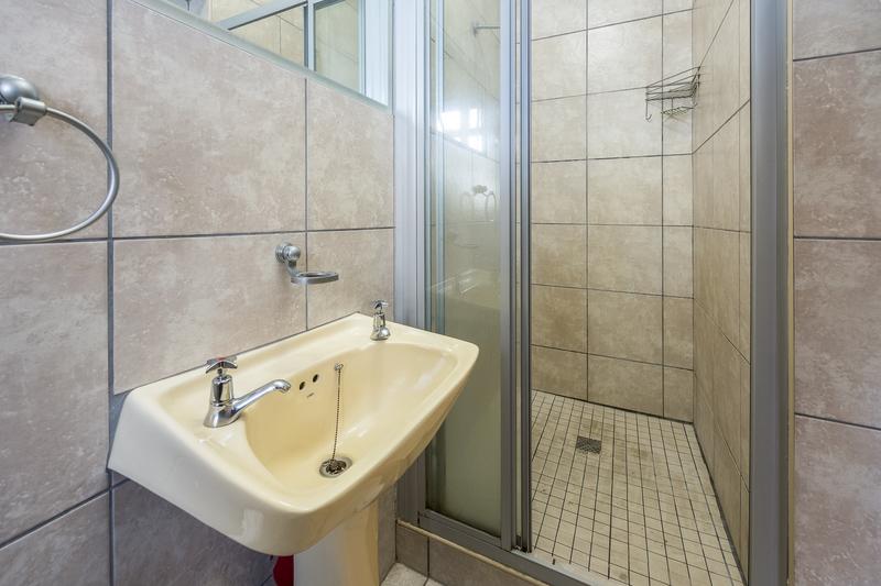 3 Bedroom Property for Sale in Peerless Park North Western Cape